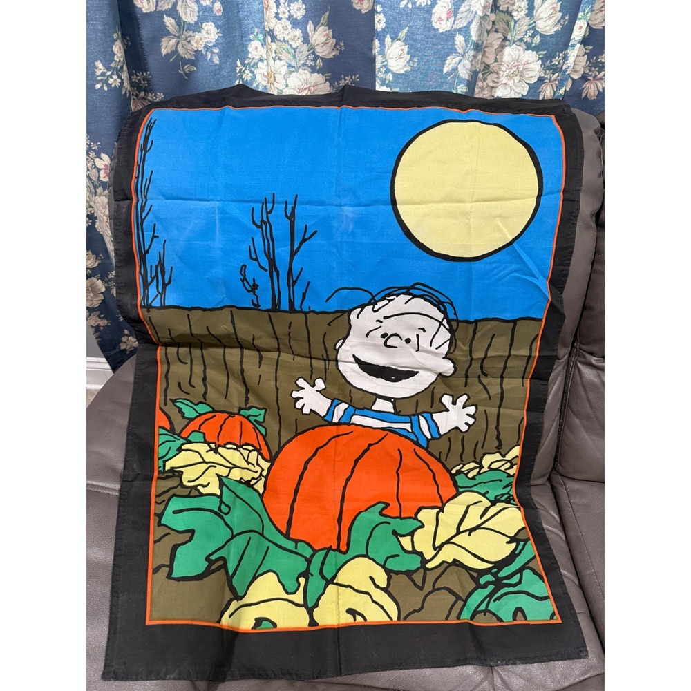 Vintage Peanuts Linus Great Pumpkin Tapestry Wall Hanging Banner 28.5" by 41.5"